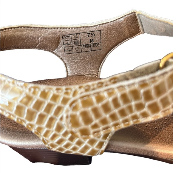 SAS Suntimer Beige Croc Heel Strap Sandal Women’s 7.5 With Box No Lid - Picture 5 of 7